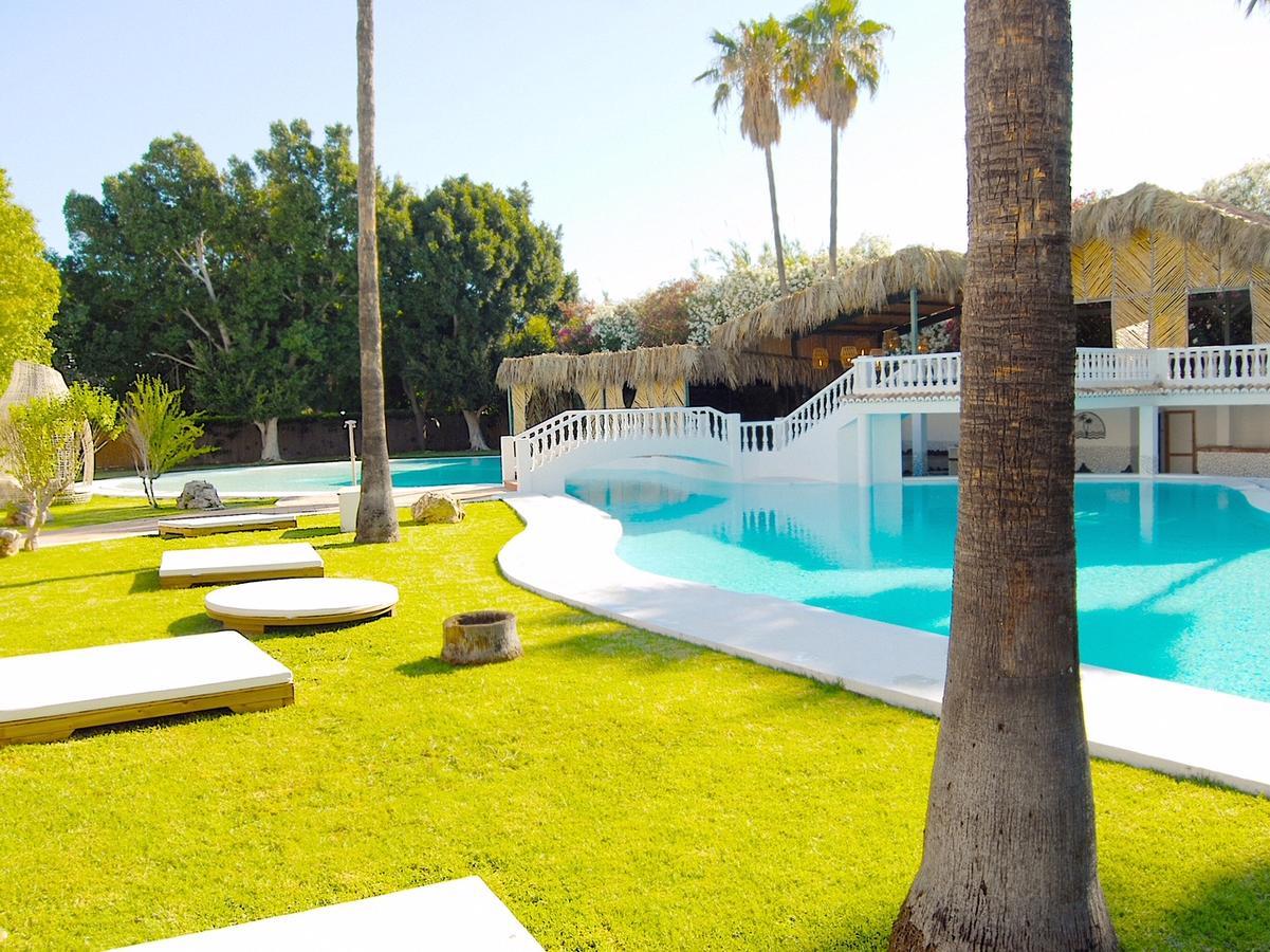 Tu&Me Resort - Adults Only Gandia Bagian luar foto